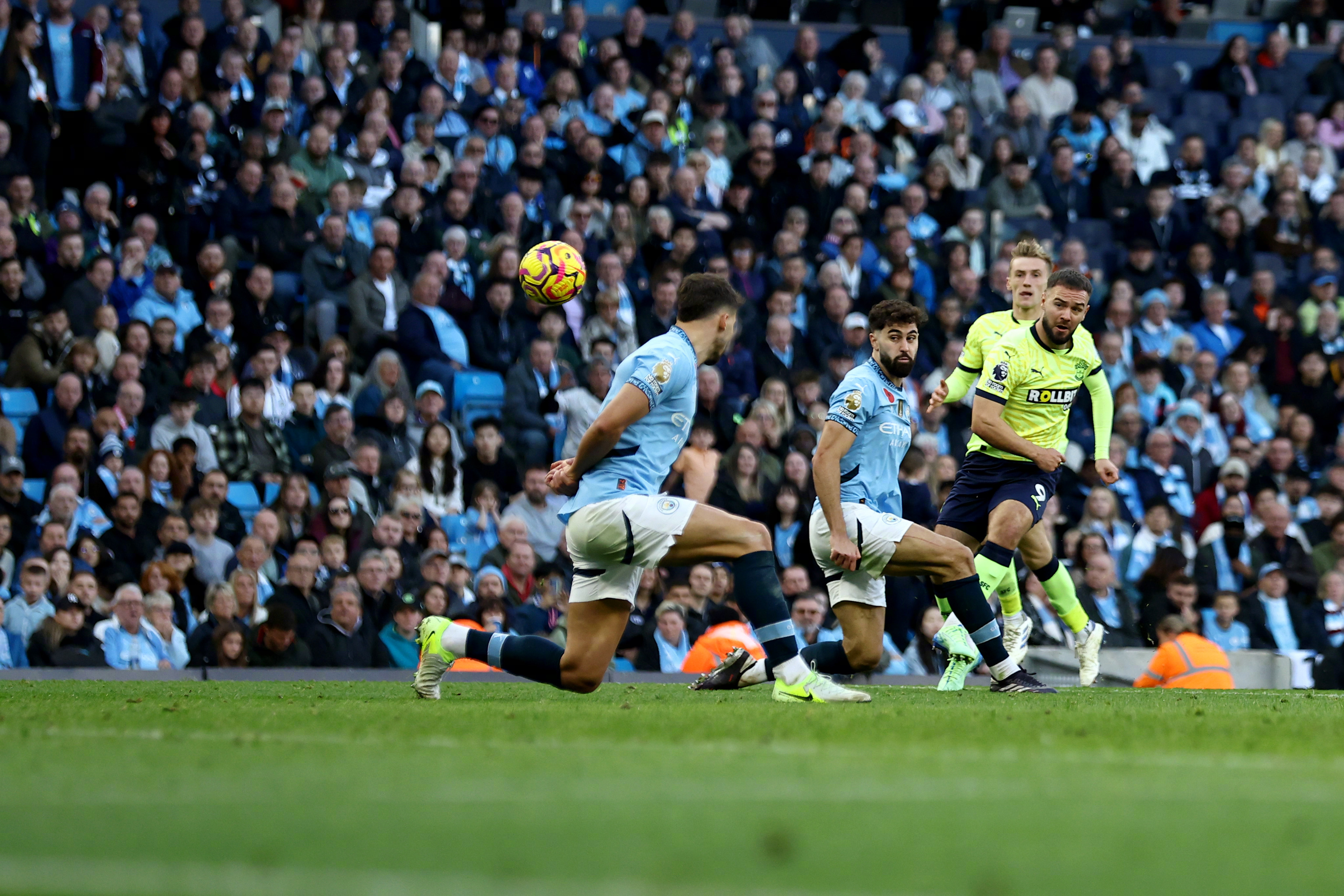 英格兰翻盘里昂，哈兰德统治全场