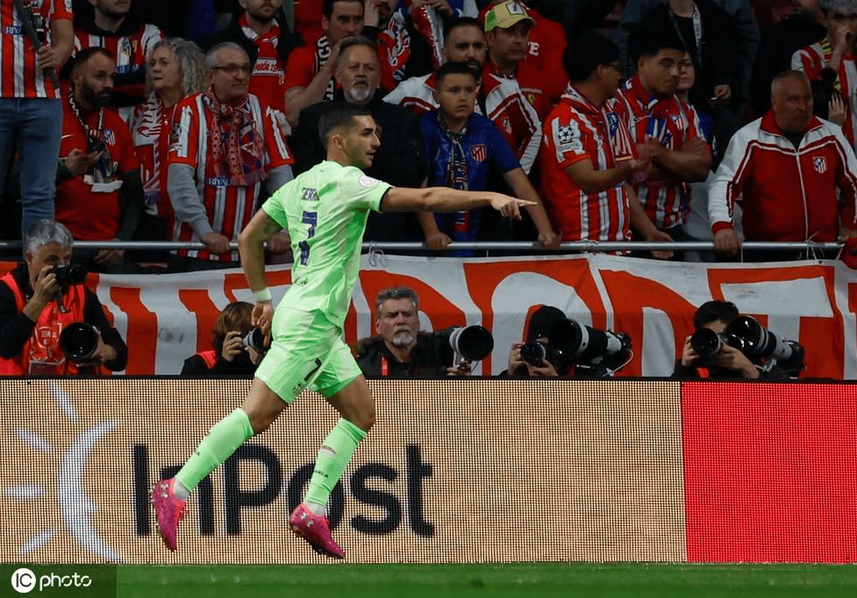 马德里竞技力克瑞典，托雷斯一己之力扛起全队