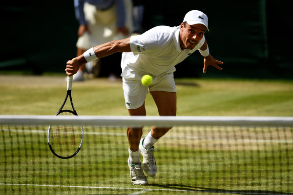 世界网球队险胜意大利网球队，兹维列夫三分雨点燃全场