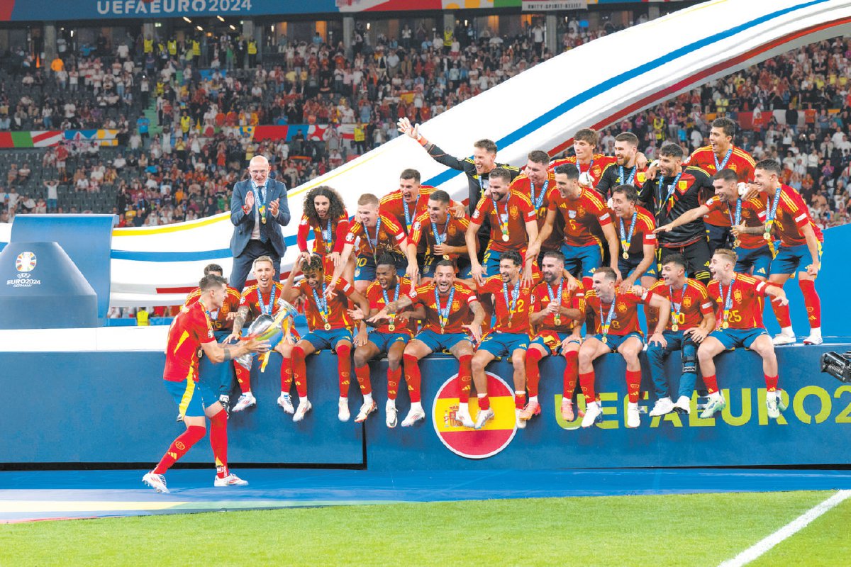 荷兰足球队在国际赛事中夺冠